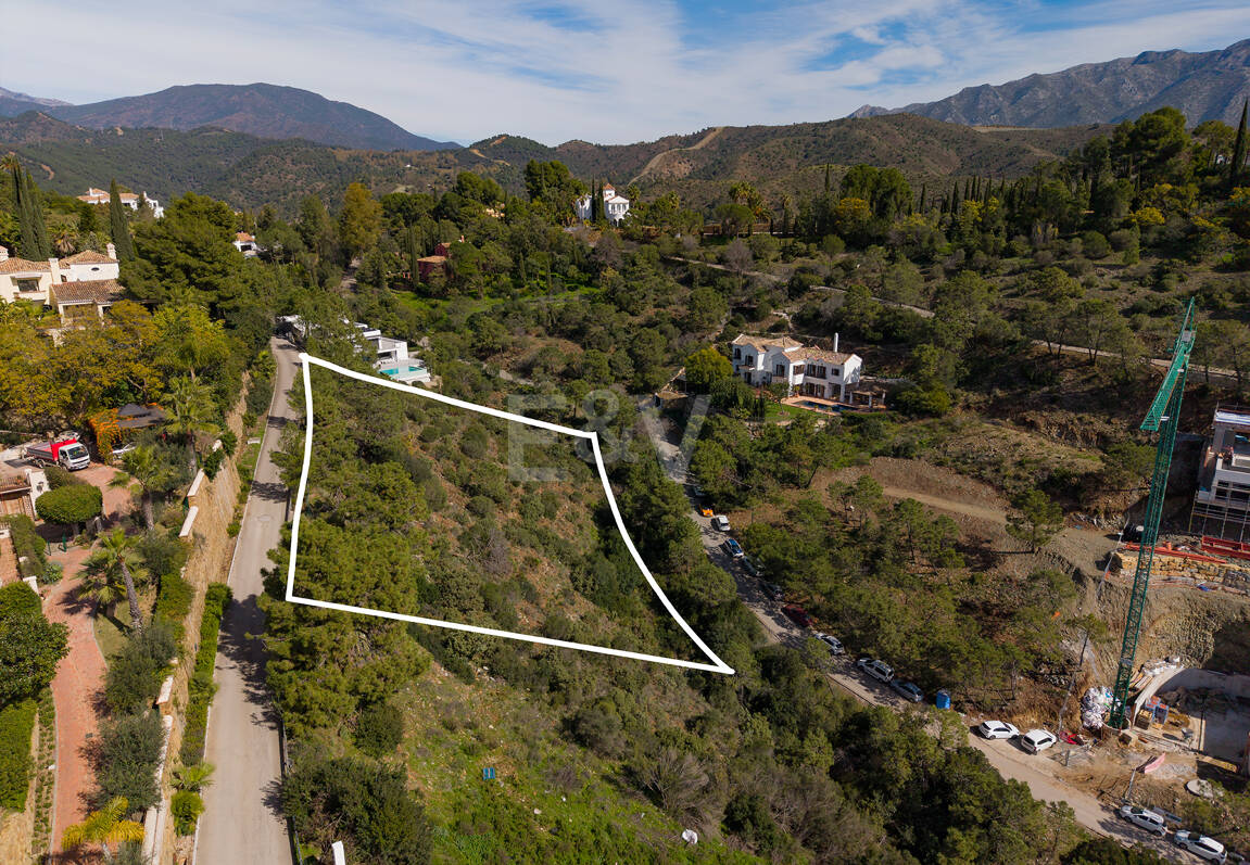 Erstklassiges Baugrundstück mit Südostausrichtung und Meerblick in El Madroñal