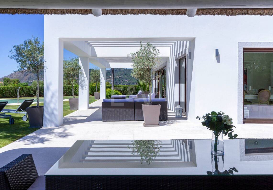 Contemporary villa with stunning open views in La Zagaleta