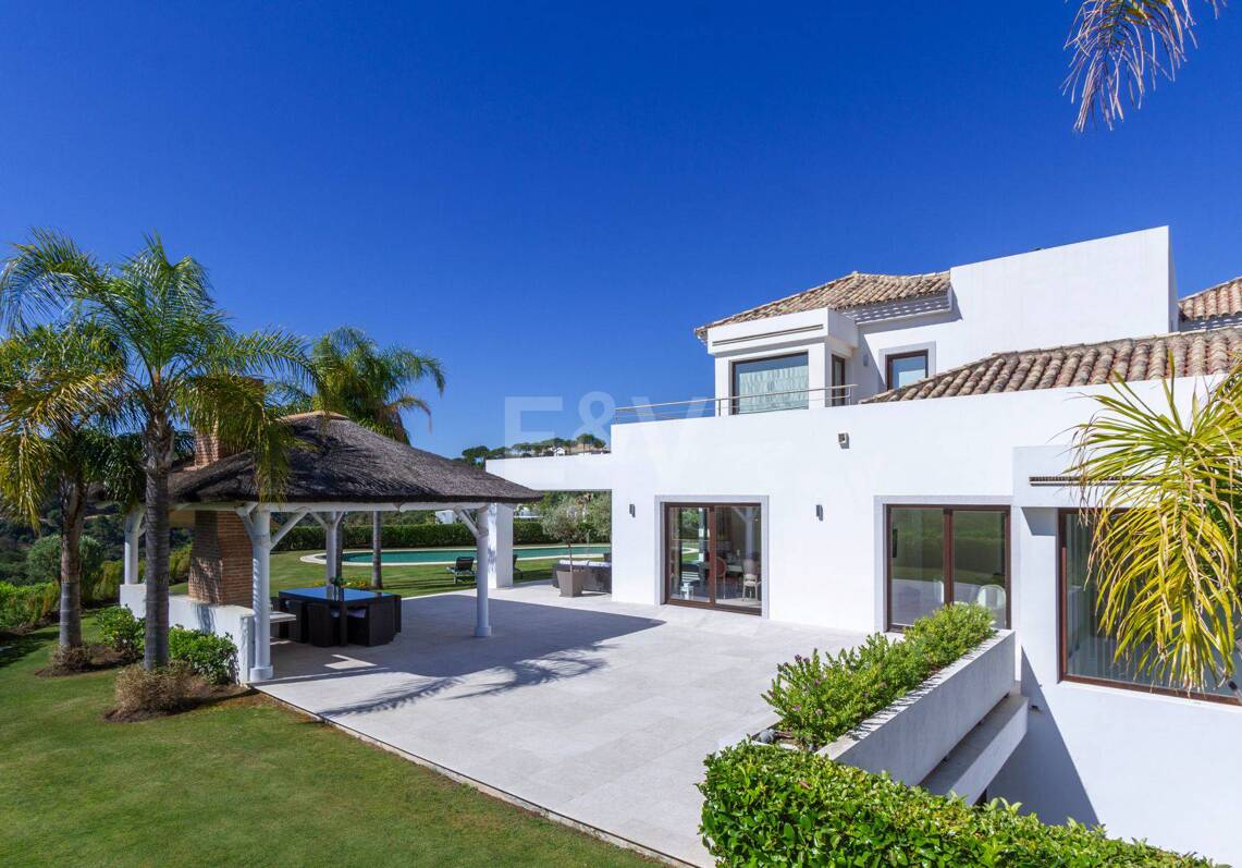 Contemporary villa with stunning open views in La Zagaleta