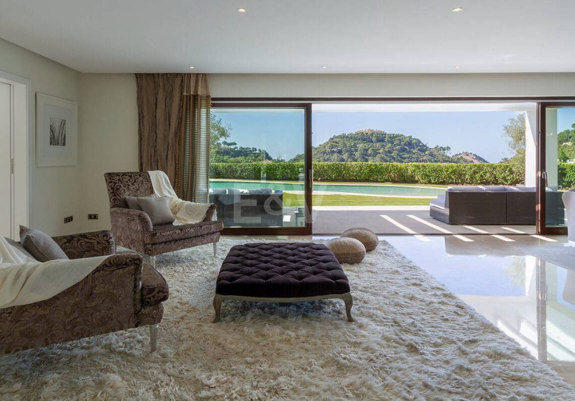 Contemporary villa with stunning open views in La Zagaleta