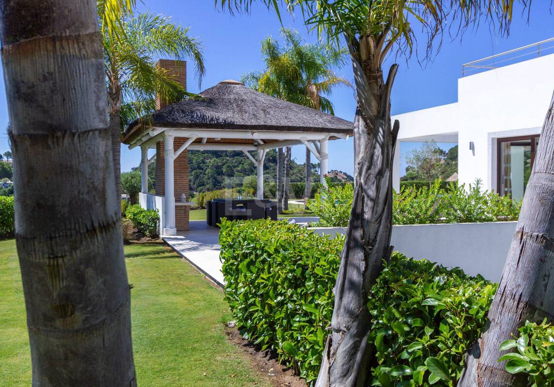 Contemporary villa with stunning open views in La Zagaleta
