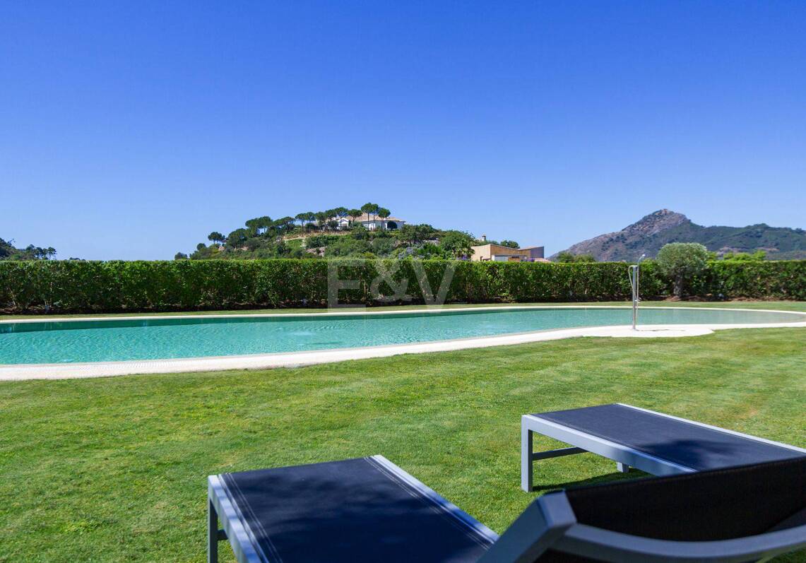 Contemporary villa with stunning open views in La Zagaleta