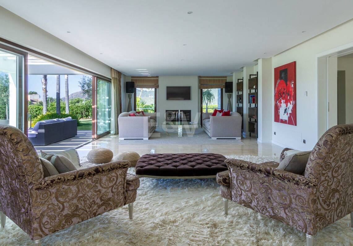 Contemporary villa with stunning open views in La Zagaleta