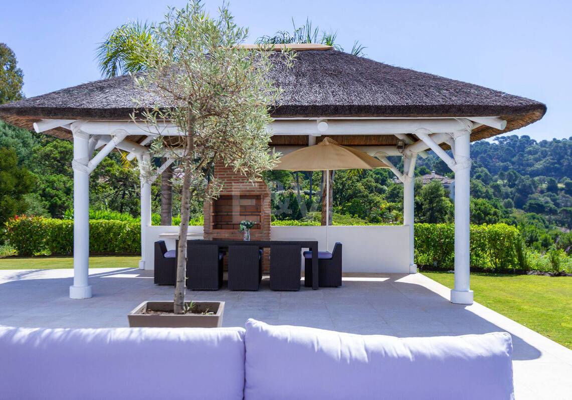 Contemporary villa with stunning open views in La Zagaleta