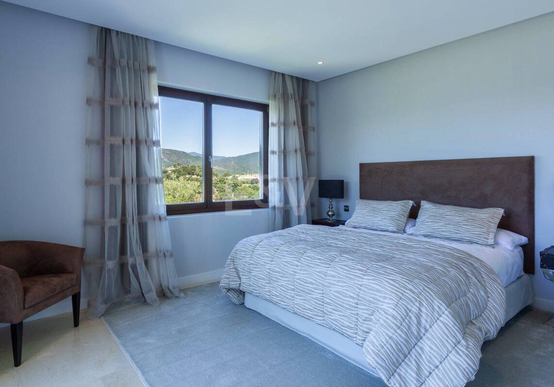 Contemporary villa with stunning open views in La Zagaleta