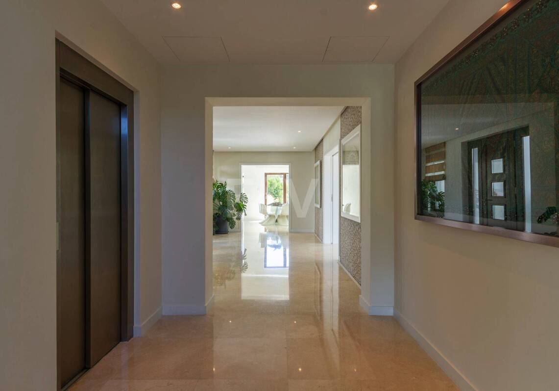 Contemporary villa with stunning open views in La Zagaleta