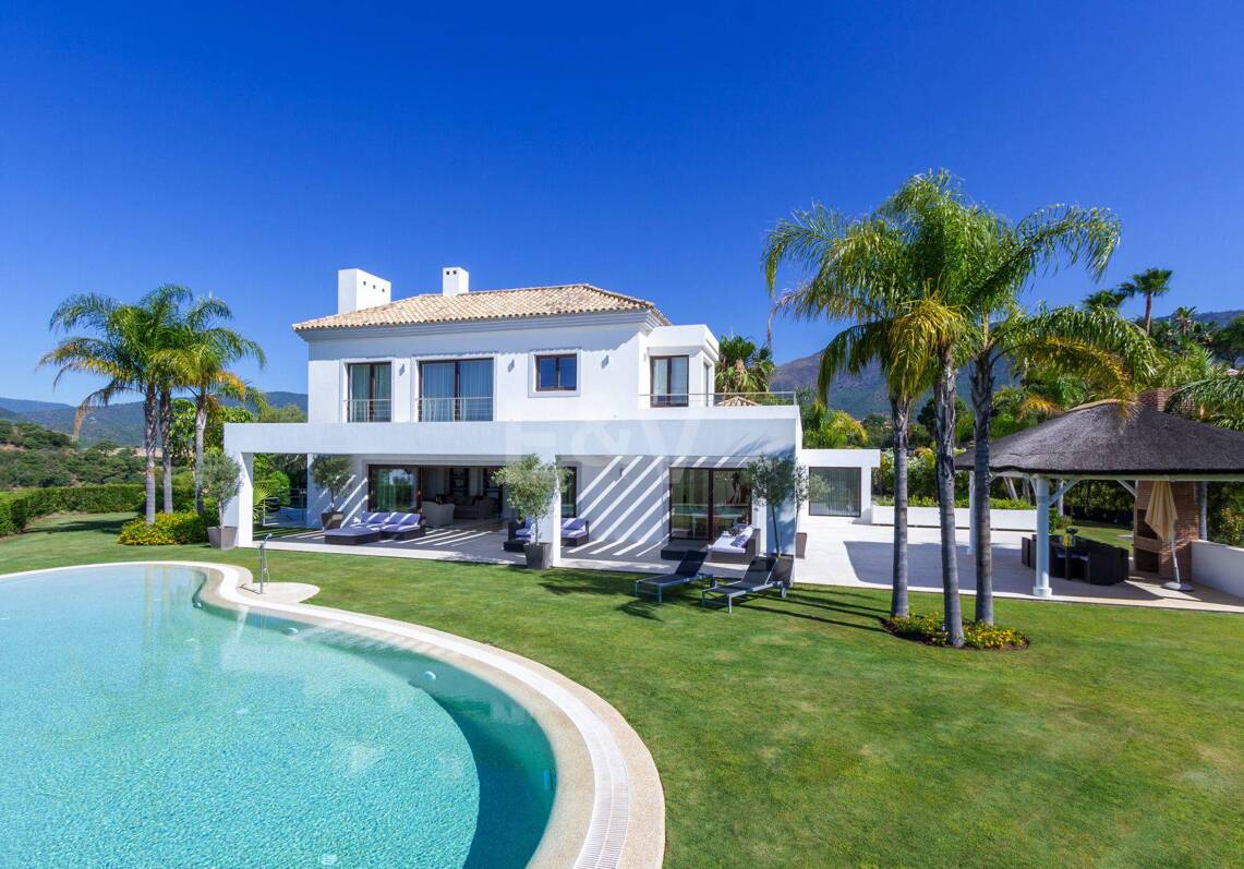 Contemporary villa with stunning open views in La Zagaleta