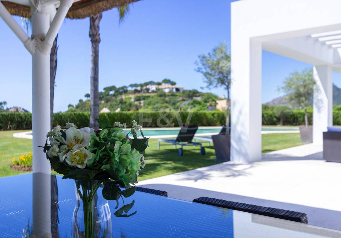 Contemporary villa with stunning open views in La Zagaleta