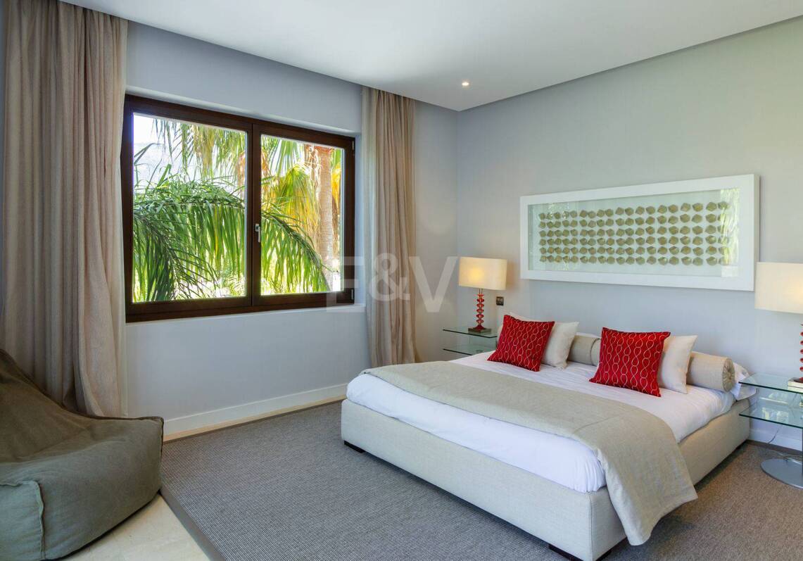 Contemporary villa with stunning open views in La Zagaleta
