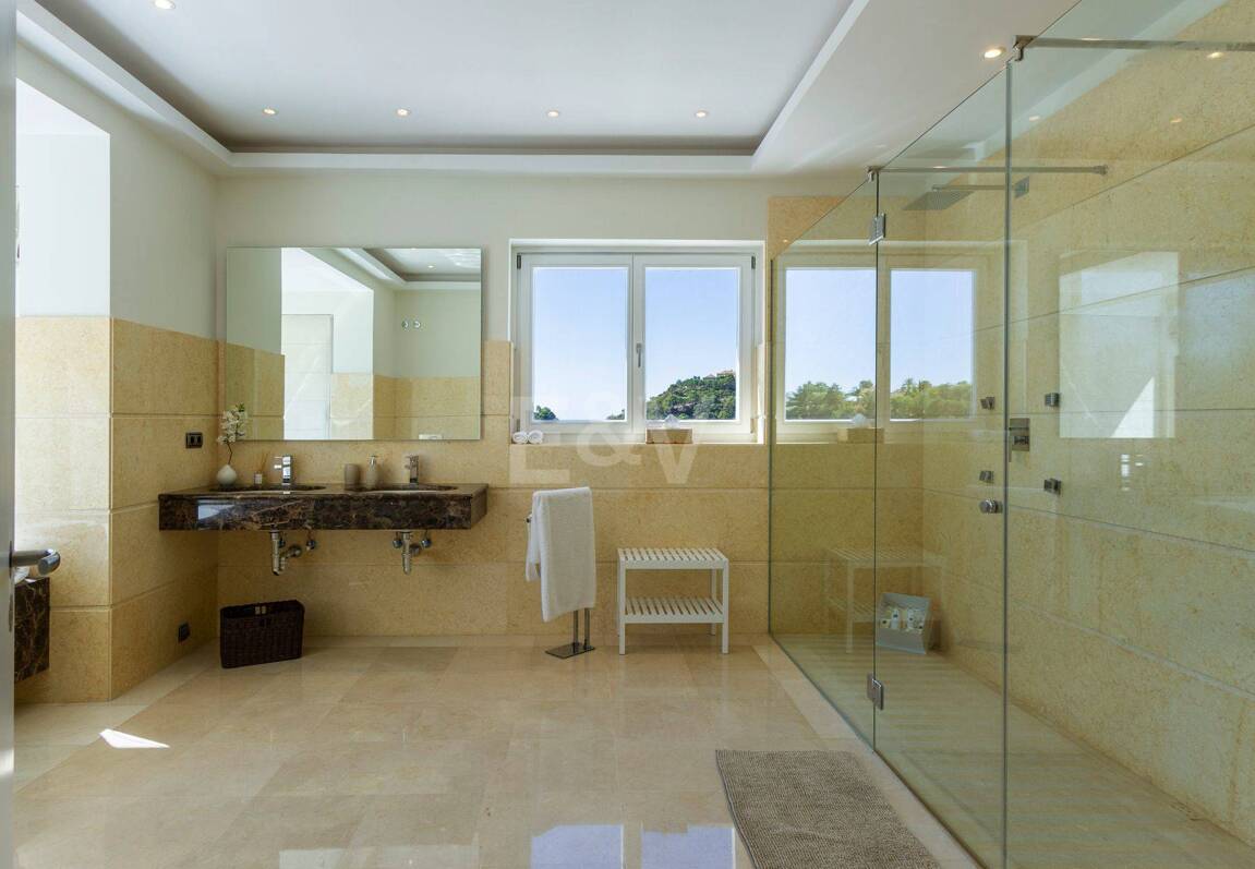 Villa contemporánea con impresionantes vistas en La Zagaleta