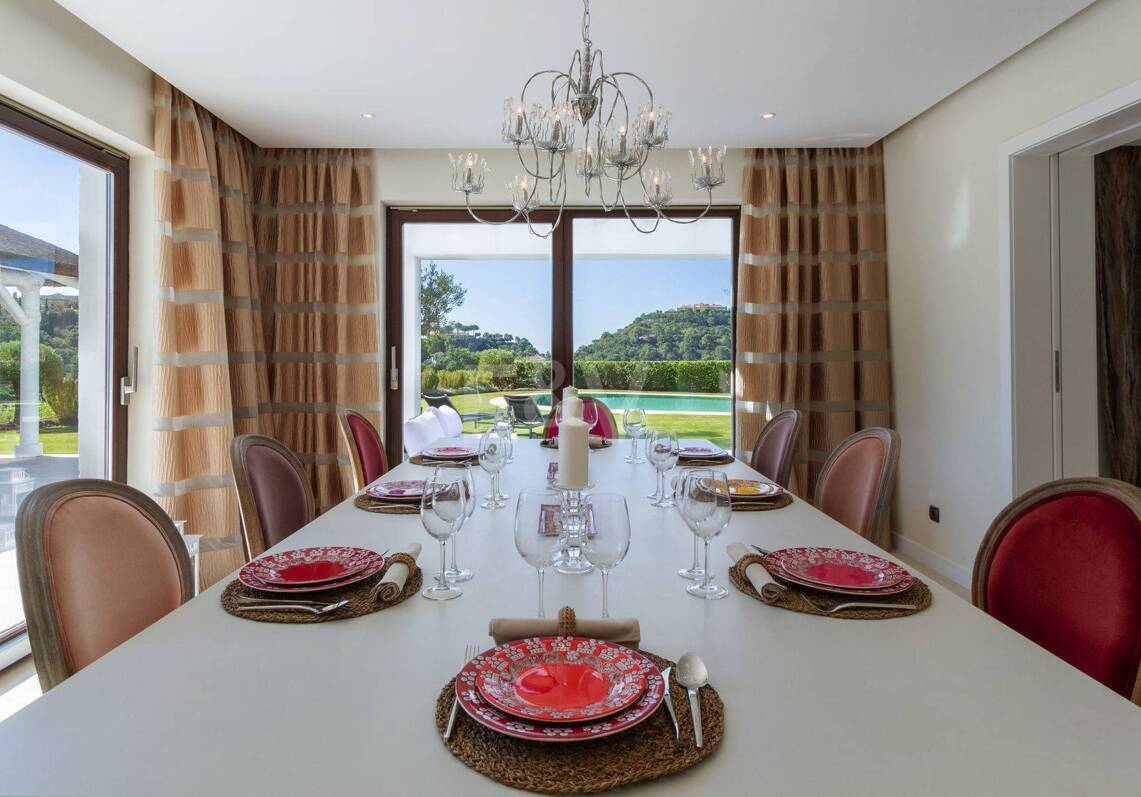 Contemporary villa with stunning open views in La Zagaleta