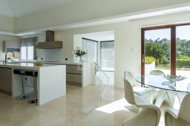 Villa contemporánea con impresionantes vistas en La Zagaleta