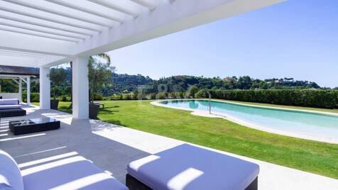 Moderne Villa mit atemberaubender Aussicht in La Zagaleta