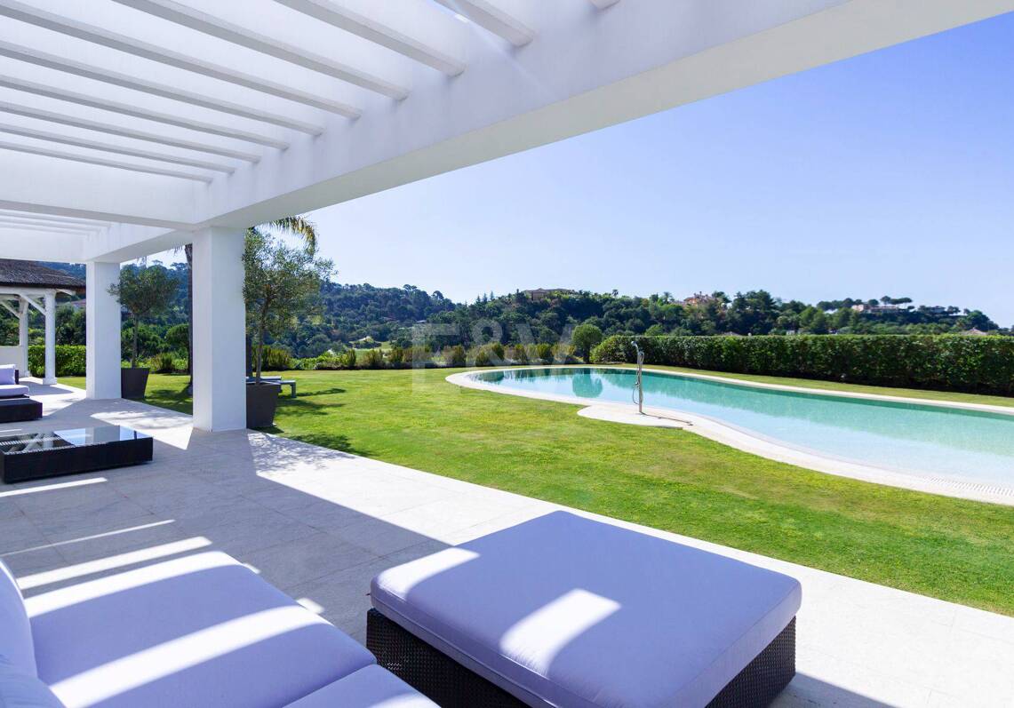 Contemporary villa with stunning open views in La Zagaleta