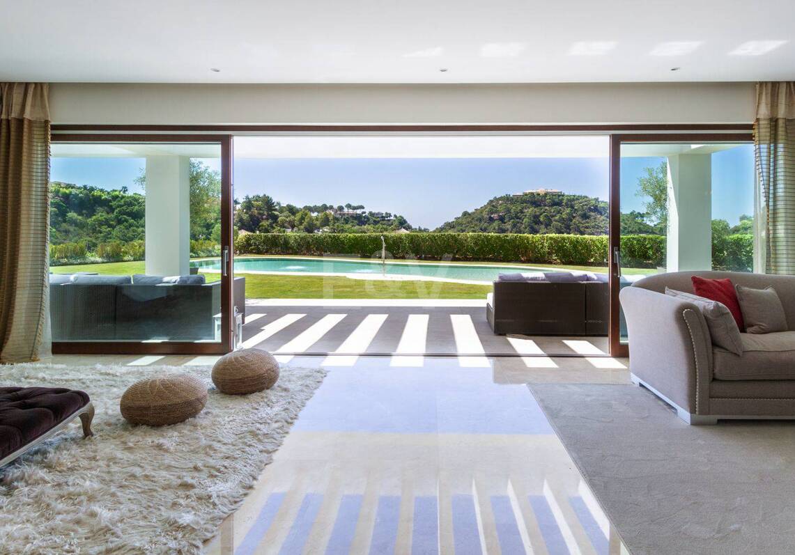 Contemporary villa with stunning open views in La Zagaleta
