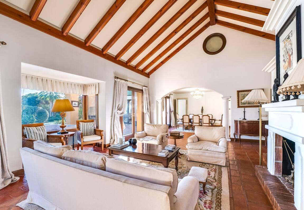 Mediterranean Beachside Villa with Large Garden