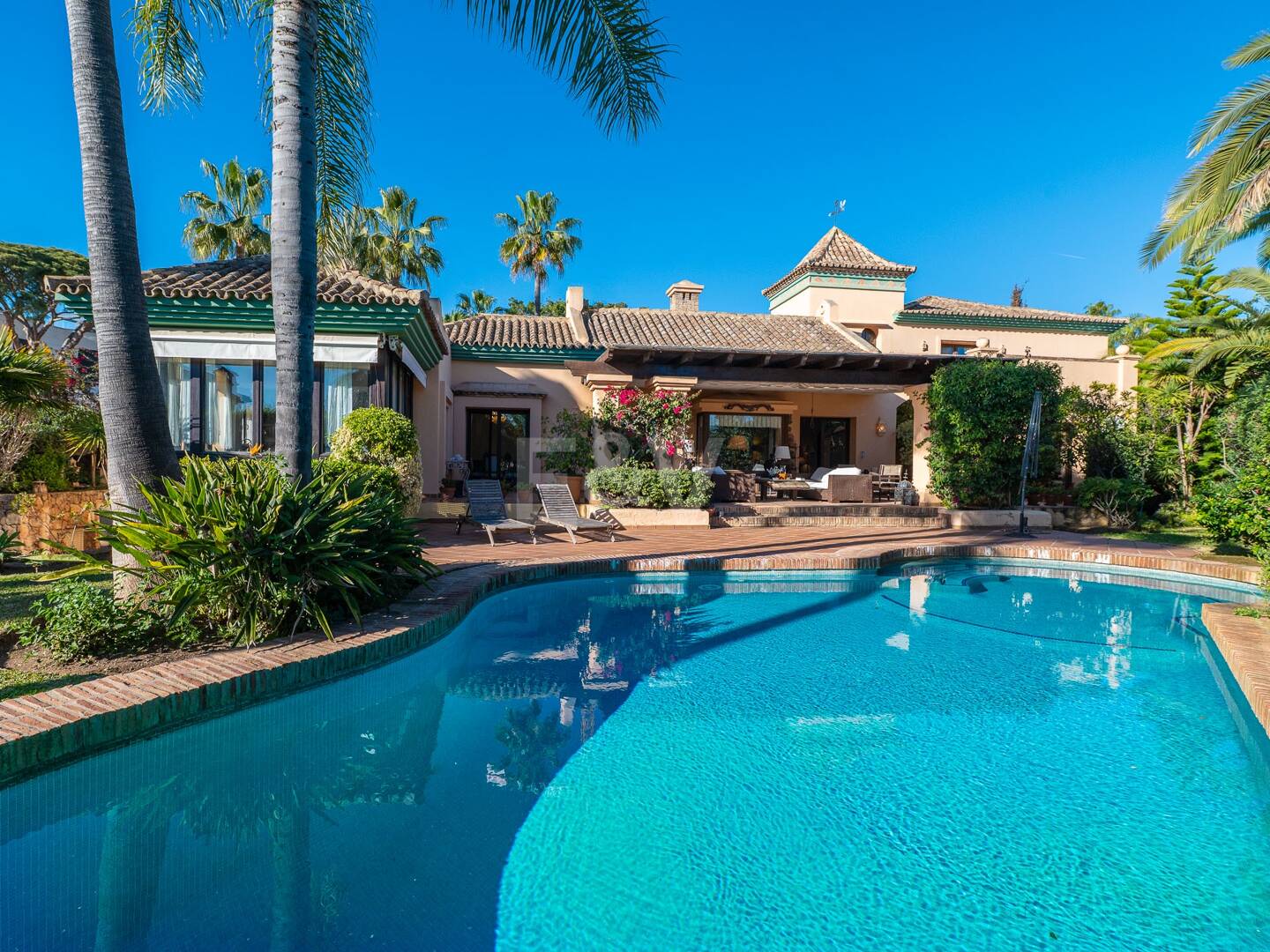 Mediterranean Beachside Villa with Large Garden