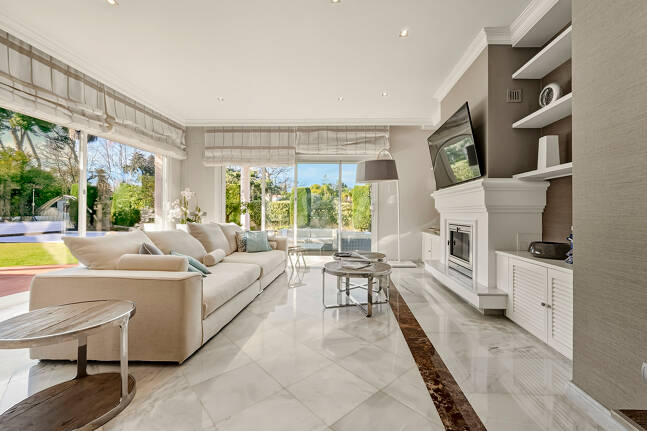 Frontline Golf Villa Where Timeless Design Meets Breathtaking Views in a Prime Setting