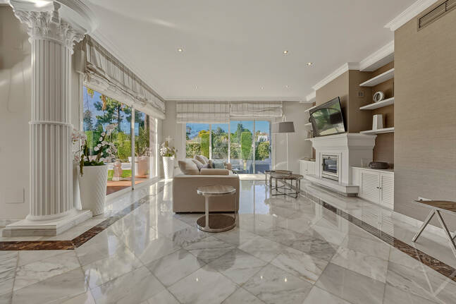 Frontline Golf Villa Where Timeless Design Meets Breathtaking Views in a Prime Setting