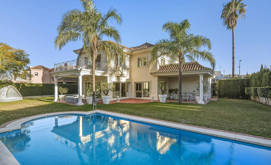 Frontline Golf Villa Where Timeless Design Meets Breathtaking Views in a Prime Setting