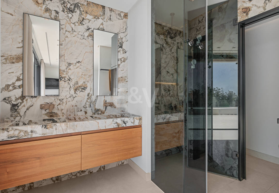 Contemporary Beachside Villa with Panoramic Sea Views