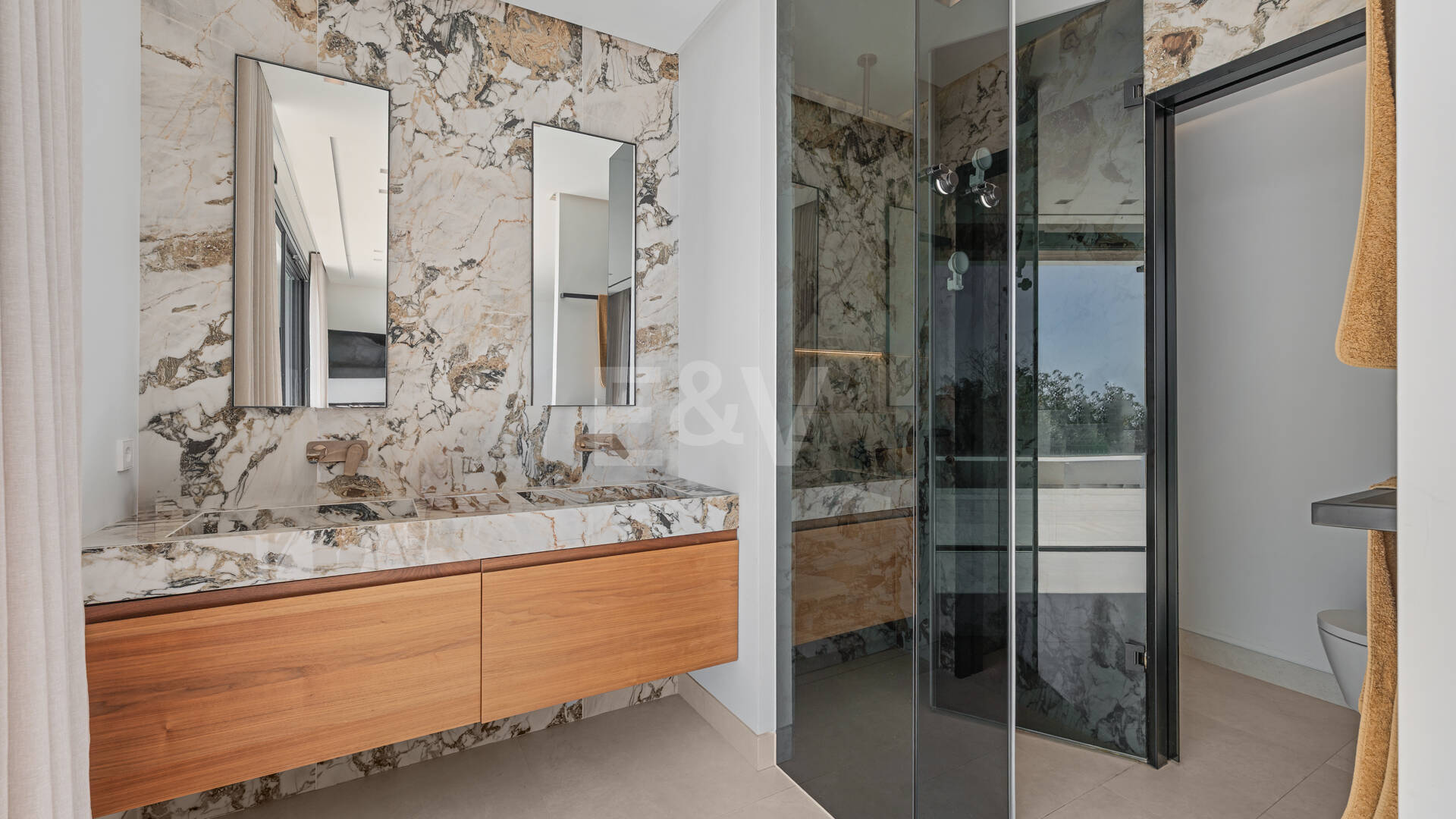 Contemporary Beachside Villa with Panoramic Sea Views