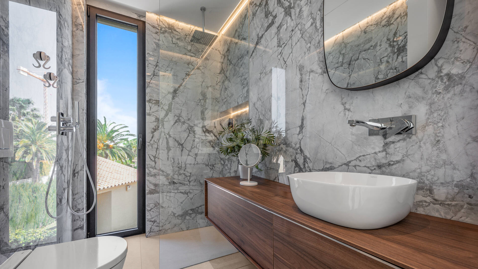 Contemporary Beachside Villa with Panoramic Sea Views