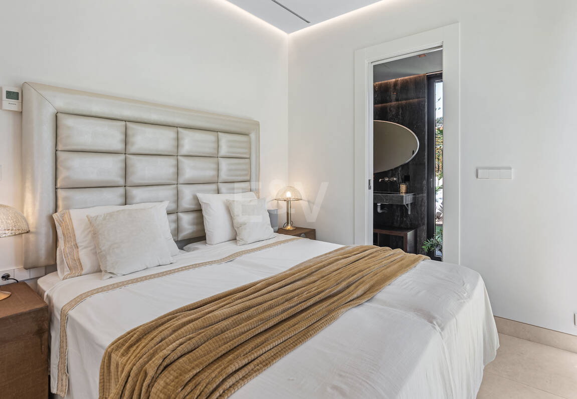 Contemporary Beachside Villa with Panoramic Sea Views