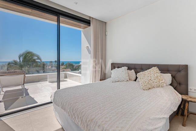 Contemporary Beachside Villa with Panoramic Sea Views