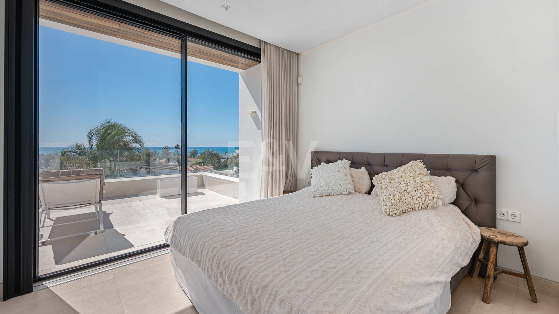 Contemporary Beachside Villa with Panoramic Sea Views