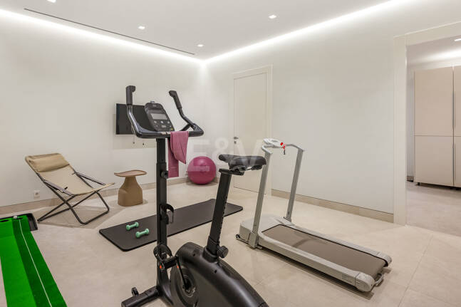 Contemporary Beachside Villa with Panoramic Sea Views