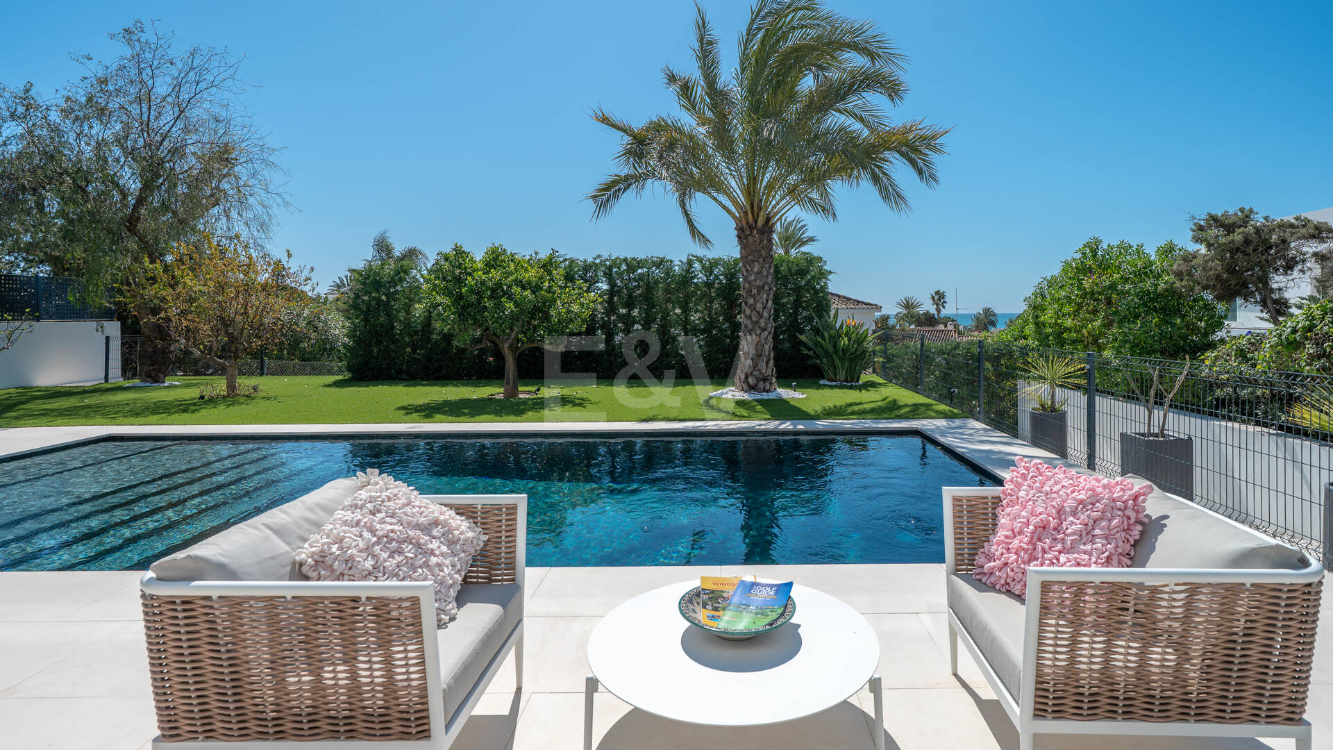 Contemporary Beachside Villa with Panoramic Sea Views