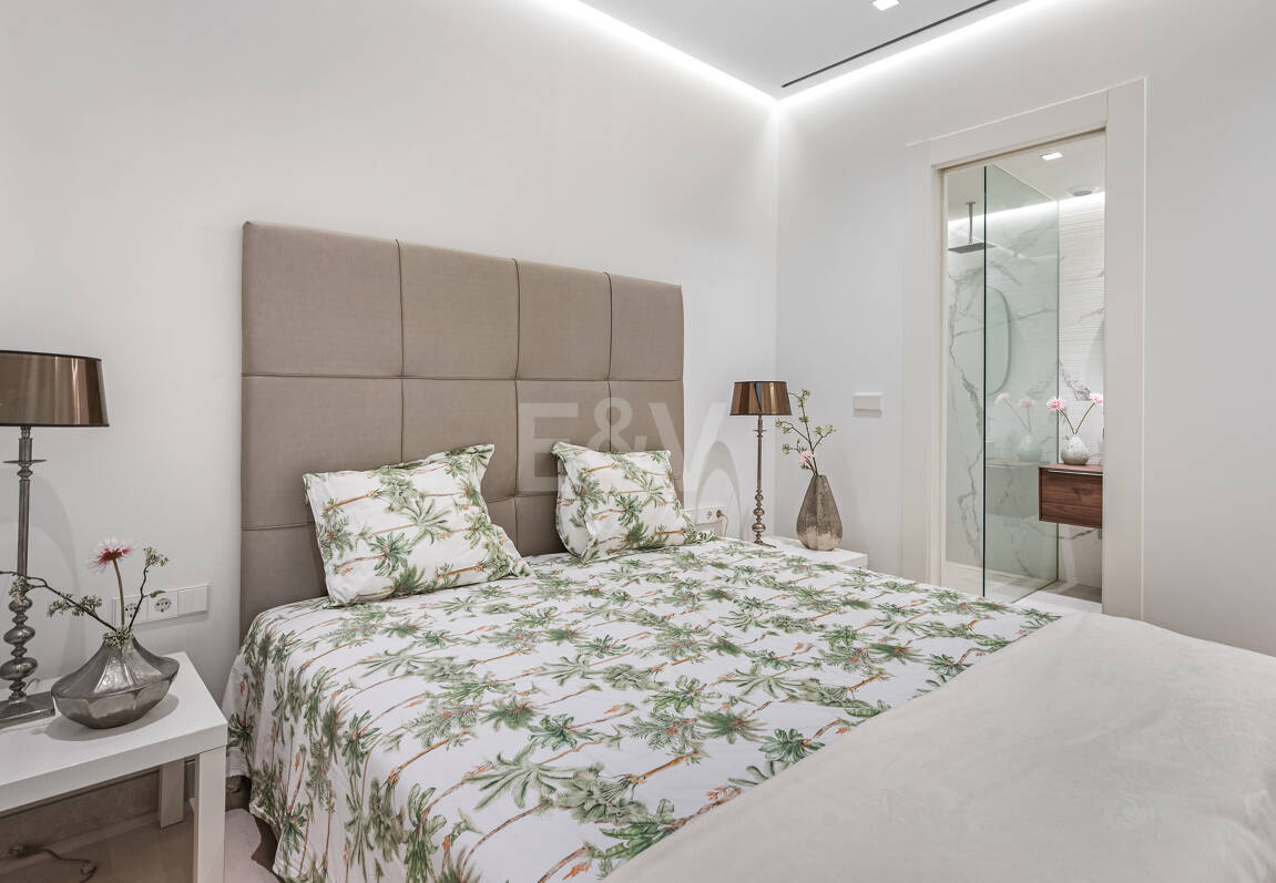 Contemporary Beachside Villa with Panoramic Sea Views