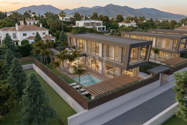 Villa contemporánea en proyecto exclusivo en Río Verde Playa, Milla de Oro de Marbella