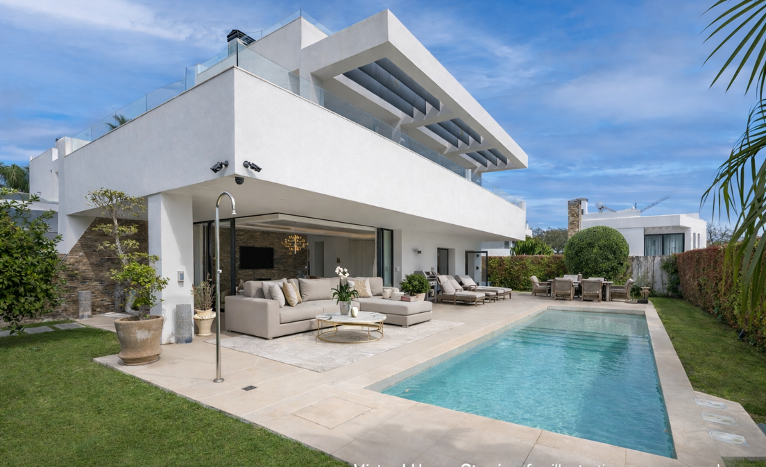Contemporary Beachside Villa with Heated Pool and Stunning Roof Terrace