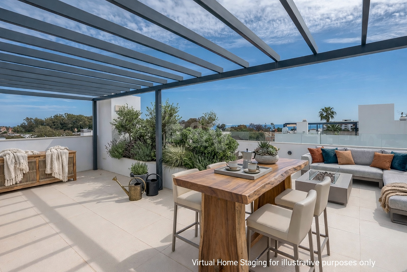 Samtida Beachside Villa med uppvärmd pool och fantastisk tak Terrace