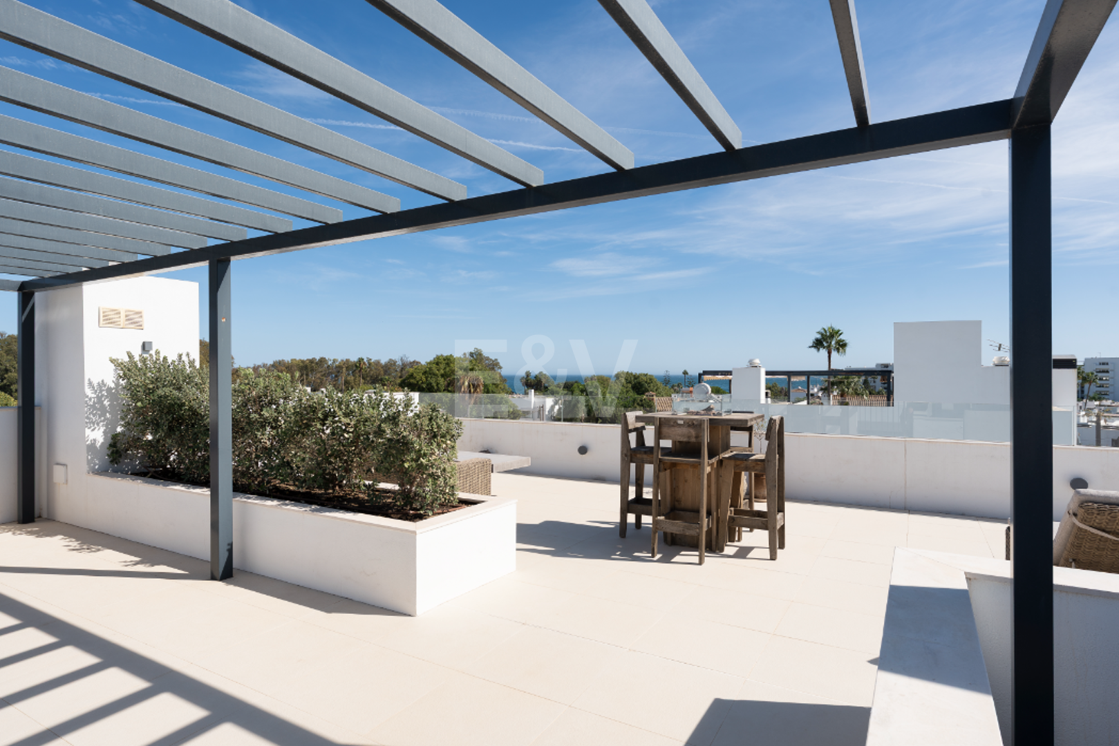 Contemporary Beachside Villa with Heated Pool and Stunning Roof Terrace