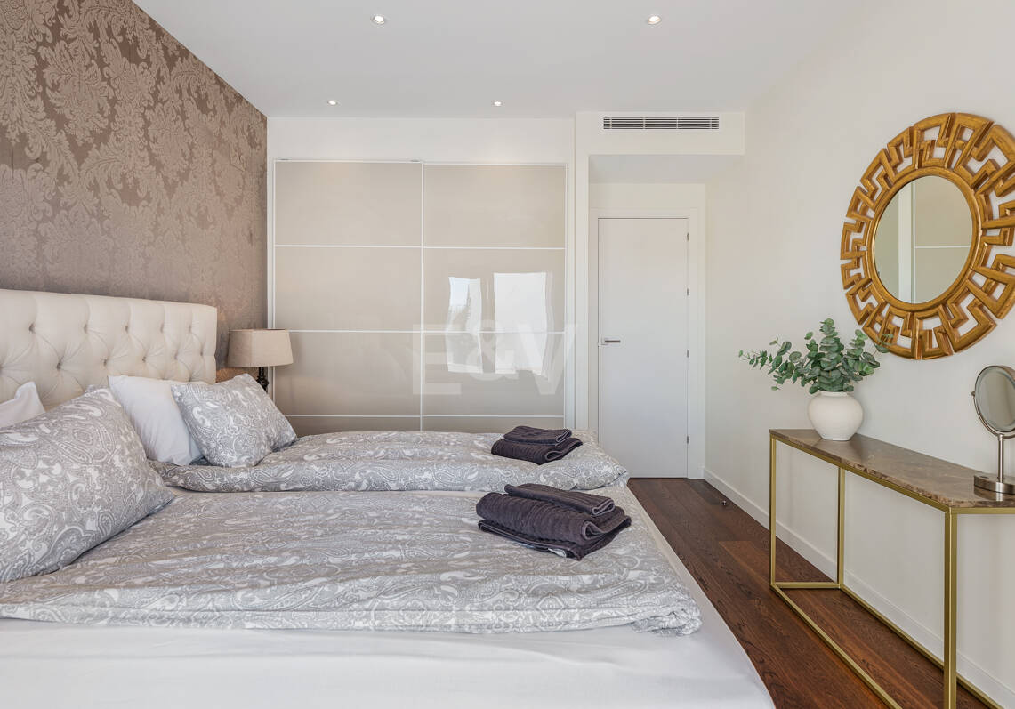 Contemporary Beachside Villa with Heated Pool and Stunning Roof Terrace