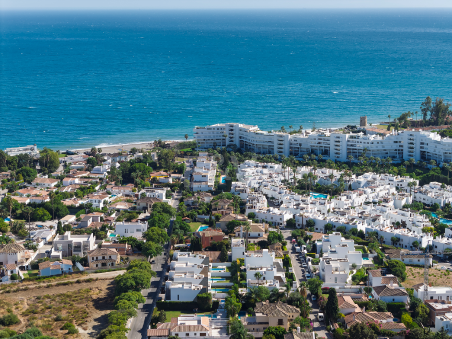 Contemporary Beachside Villa with Heated Pool and Stunning Roof Terrace