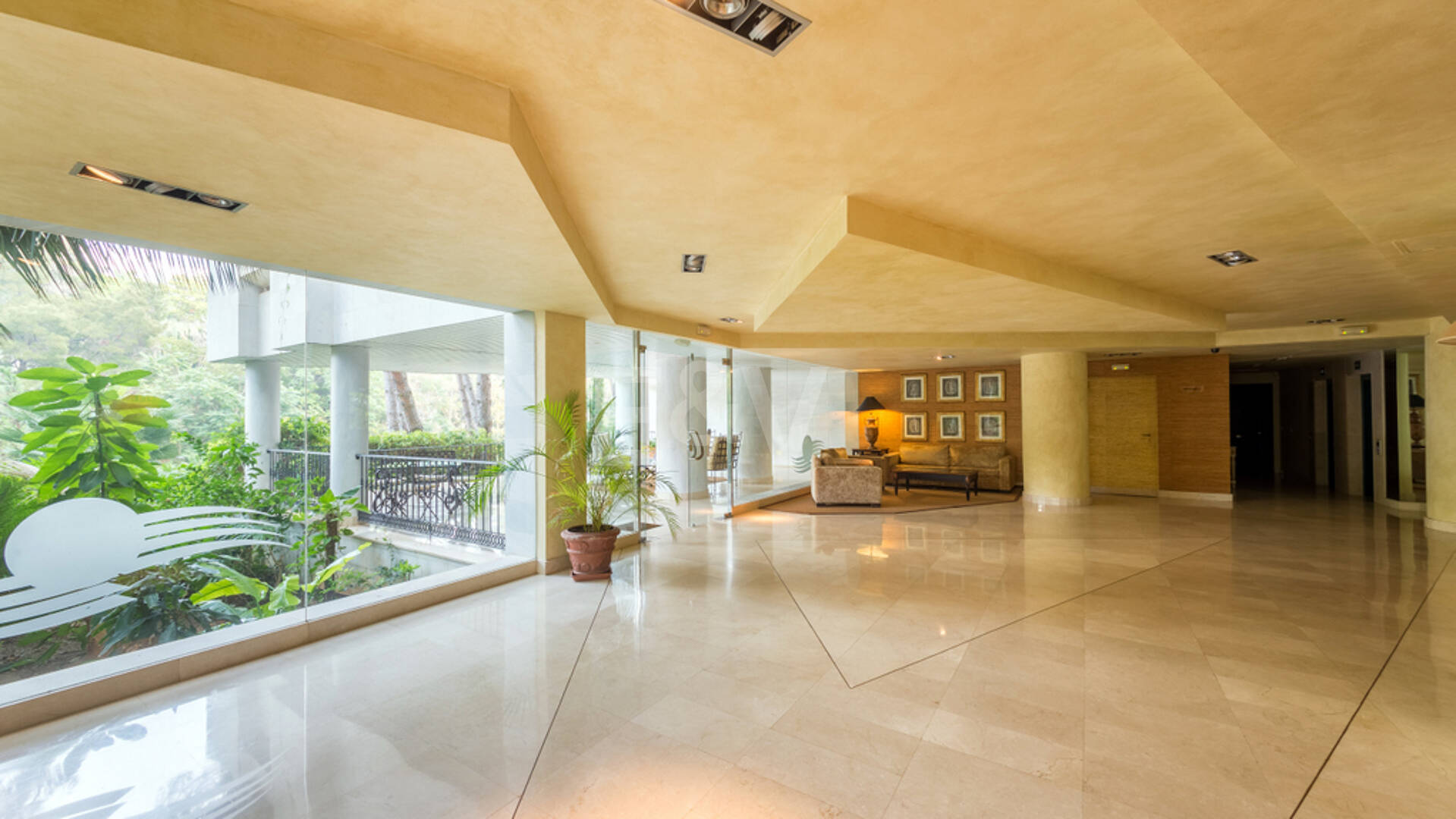 Apartament na sprzedaż w Beach Side Golden Mile, Marbella Golden Mile