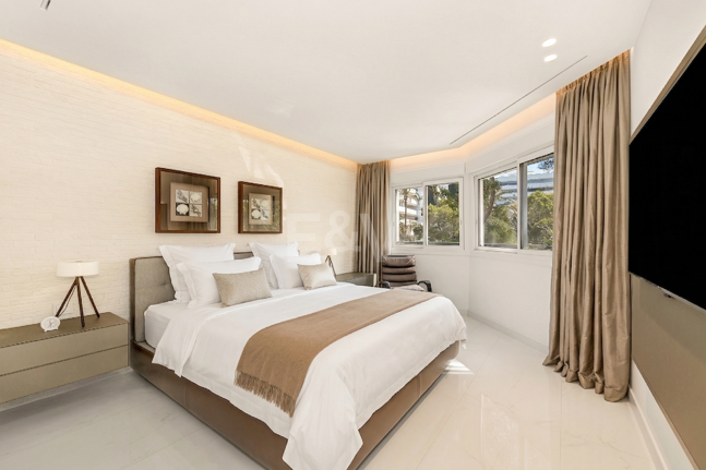 Apartament na sprzedaż w Beach Side Golden Mile, Marbella Golden Mile