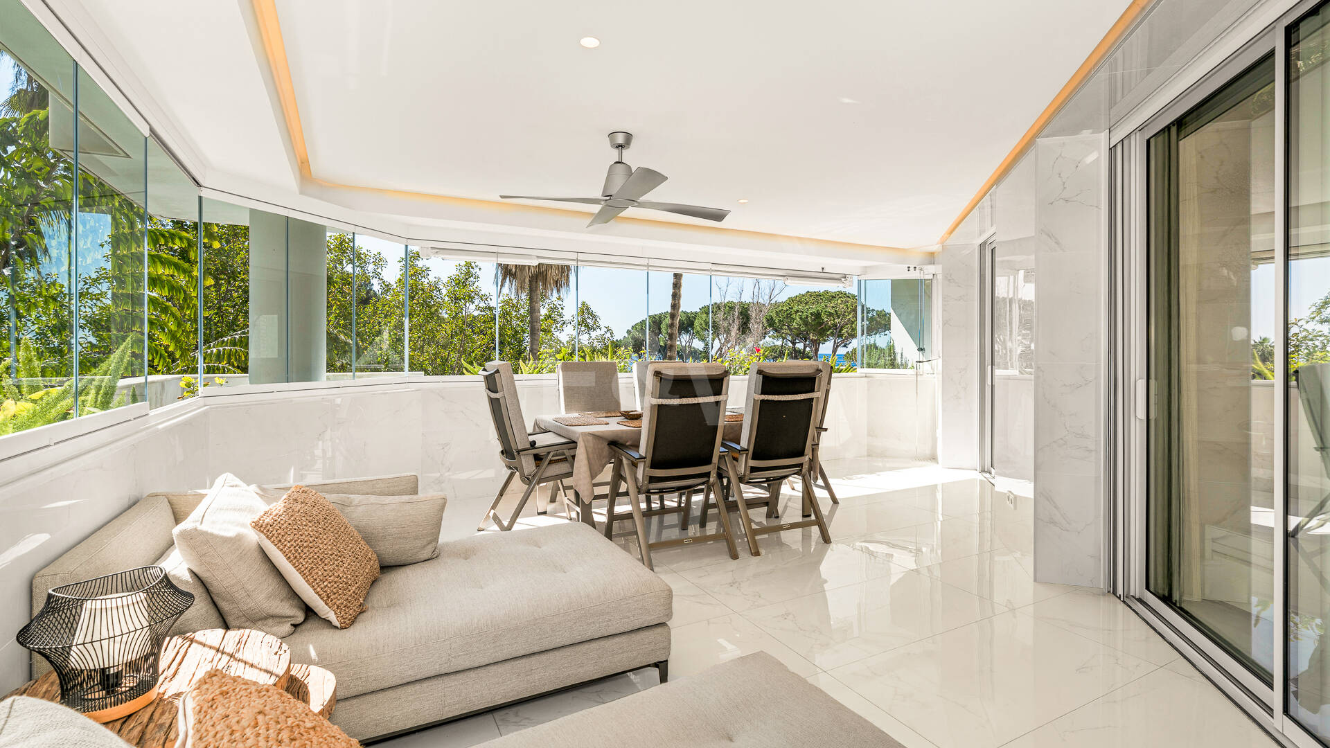 Apartament na sprzedaż w Beach Side Golden Mile, Marbella Golden Mile