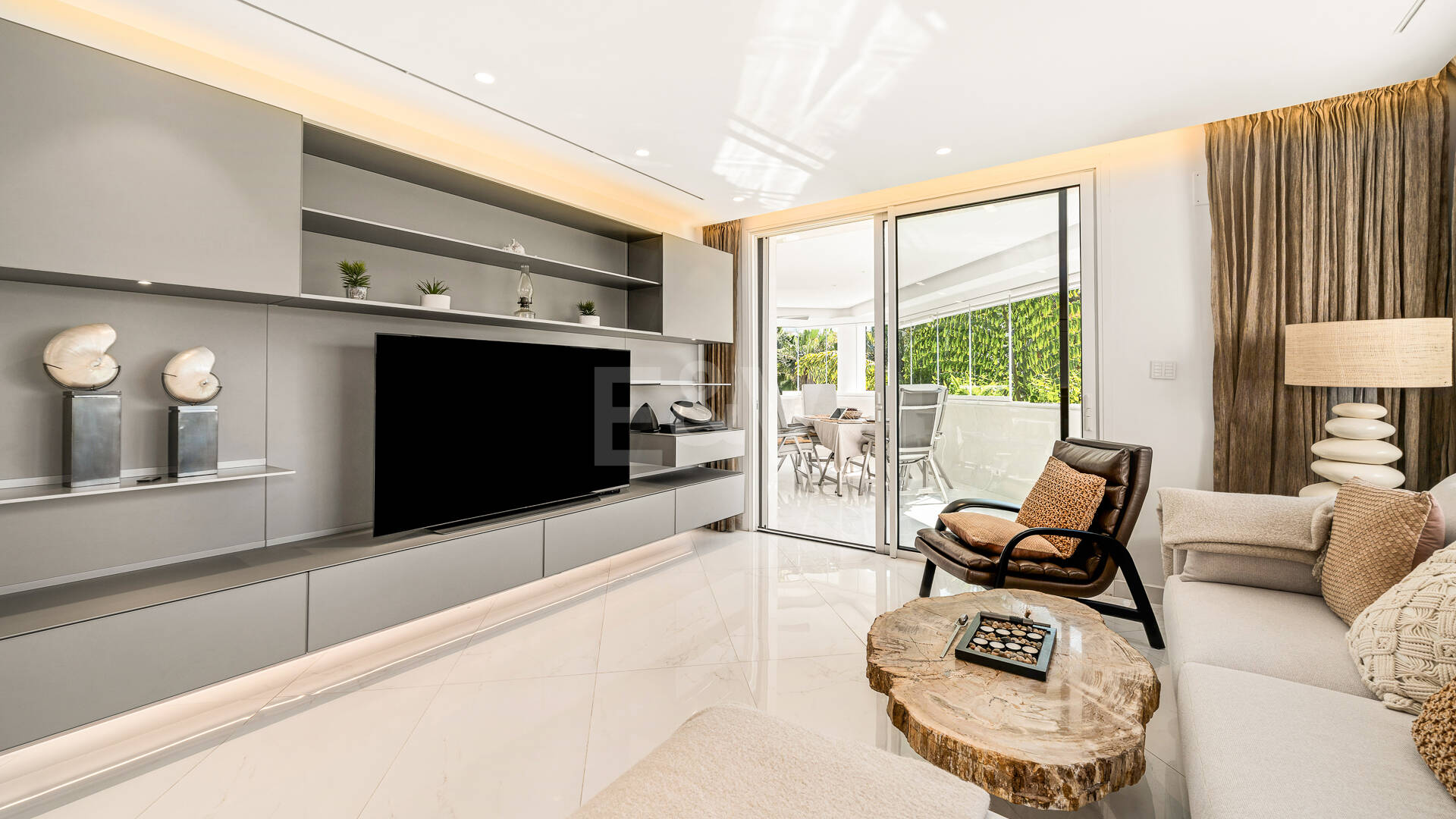 Apartament na sprzedaż w Beach Side Golden Mile, Marbella Golden Mile