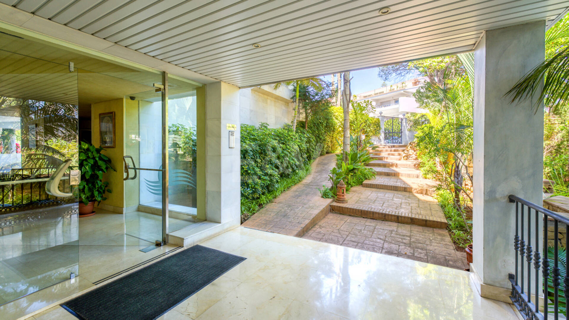 Apartament na sprzedaż w Beach Side Golden Mile, Marbella Golden Mile