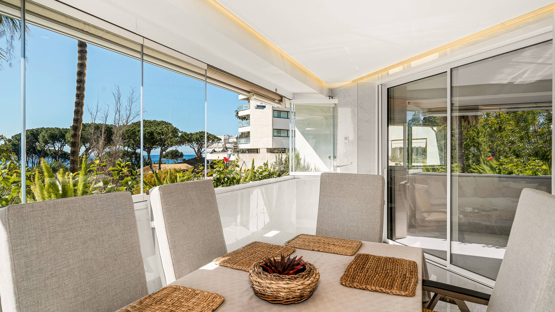 Apartament na sprzedaż w Beach Side Golden Mile, Marbella Golden Mile