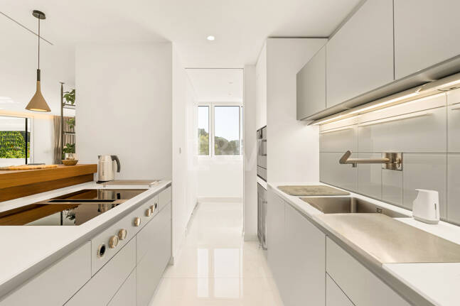 Apartament na sprzedaż w Beach Side Golden Mile, Marbella Golden Mile