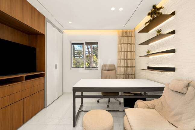 Apartament na sprzedaż w Beach Side Golden Mile, Marbella Golden Mile