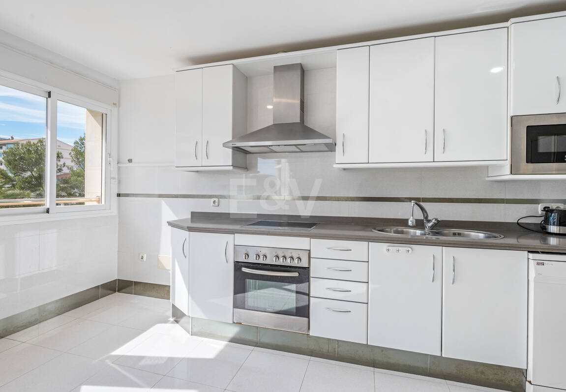 Apartamento en segunda línea de playa a pie del centro de Marbella y todos los servicios