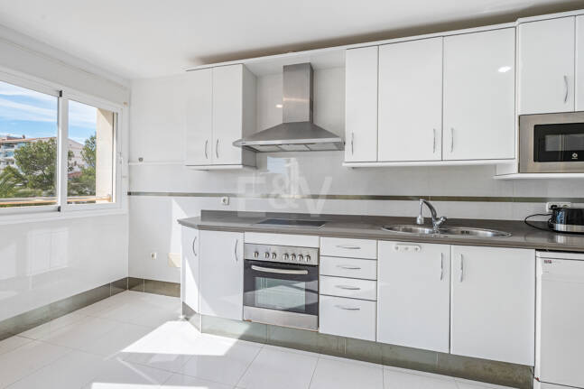 Apartamento en segunda línea de playa a pie del centro de Marbella y todos los servicios