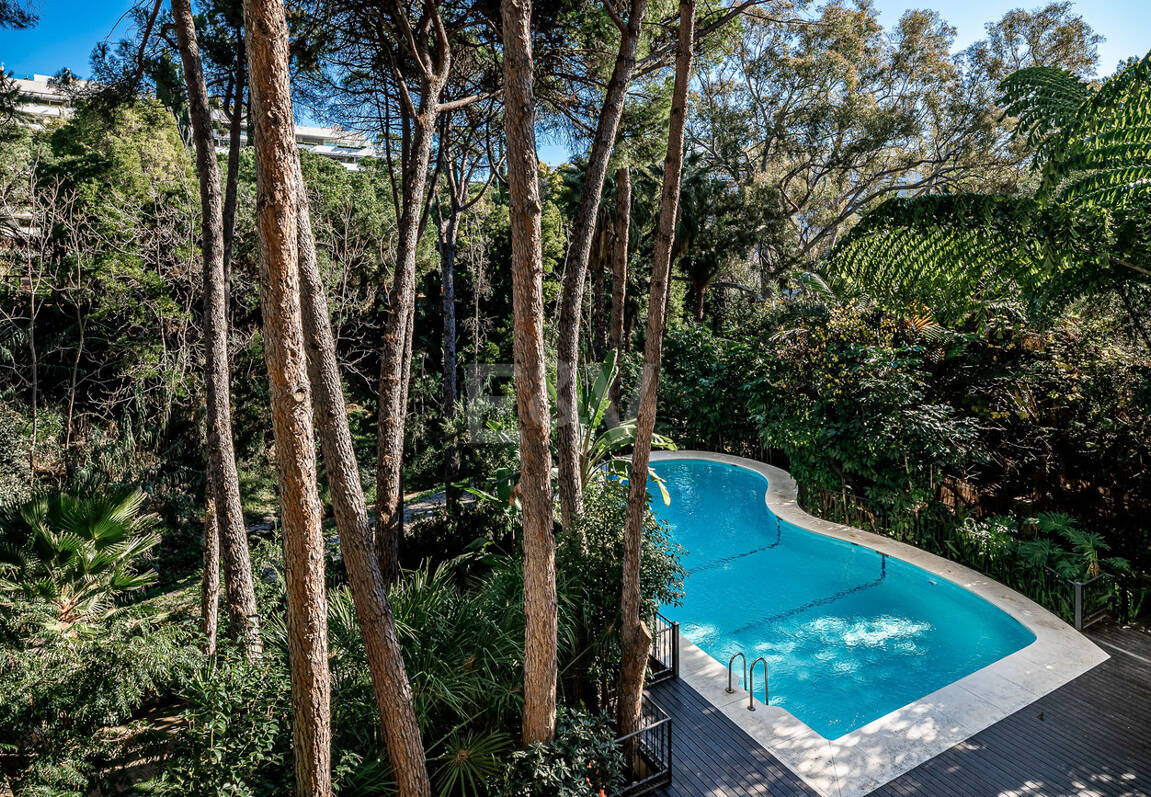 Apartamento en segunda línea de playa a pie del centro de Marbella y todos los servicios